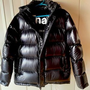 Aritzia super puff tna in high gloss black